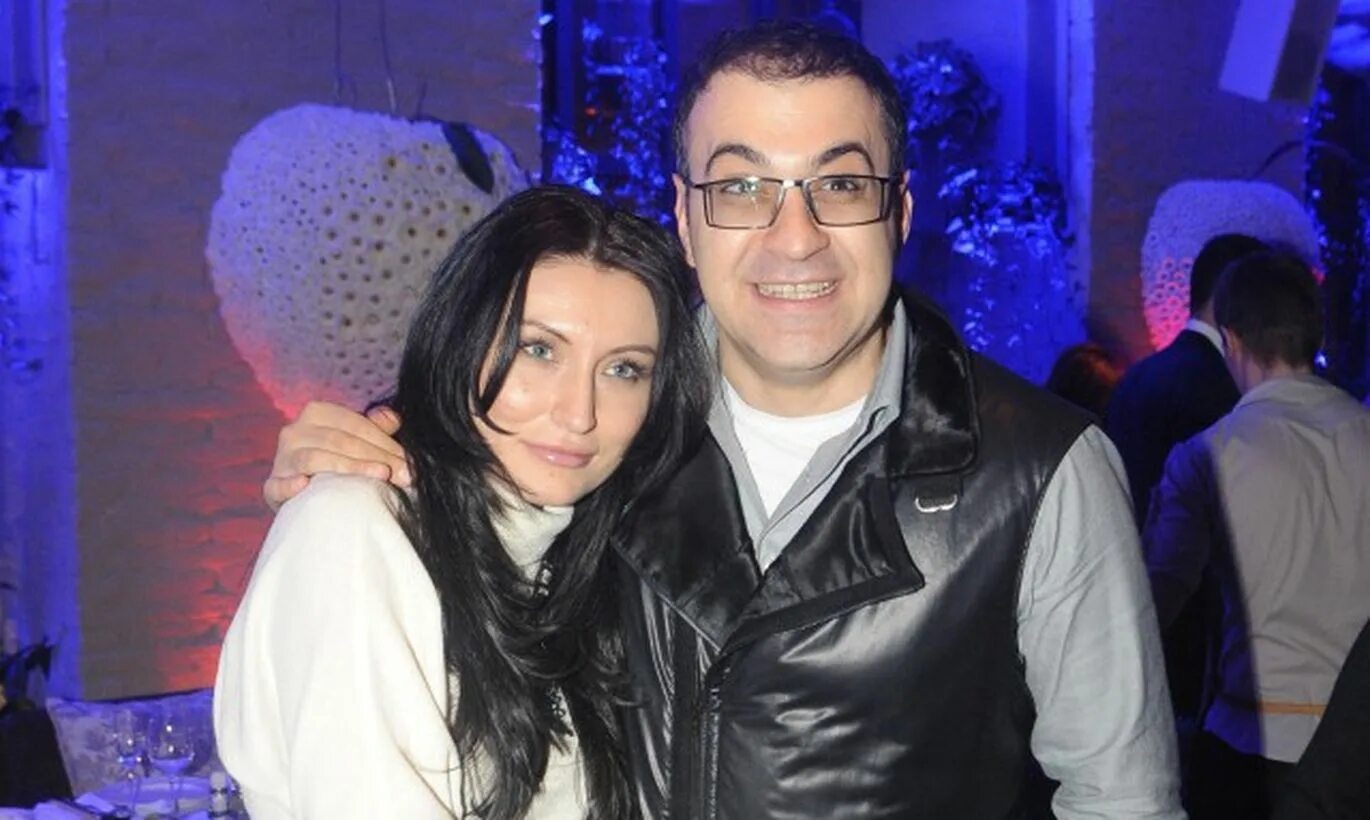 мартиросян жена. гарик мартиросян 2023. жена гарика мартиросяна. женатгарика мартиросяна. жена гарика мартиросяна фото.