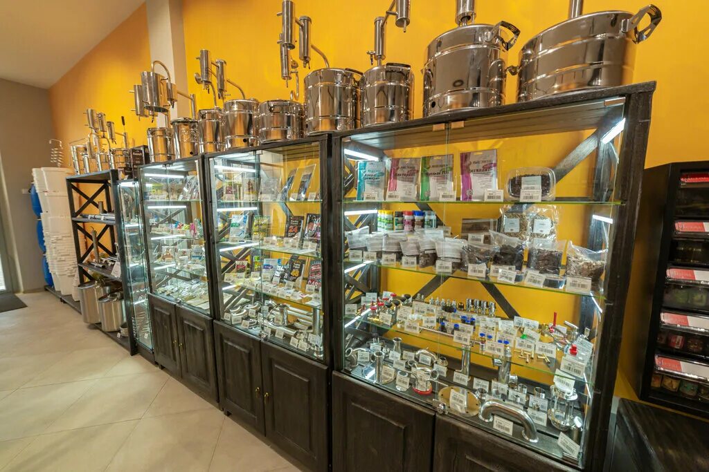 перегонный аппарат для виски. спиртовой дистиллятор. самогон 30. набор для настойки самогона. этикетки для самогона прикольные.