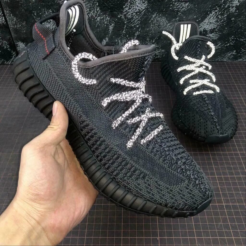 Кроссовки 350 boost. Adidas Yeezy Boost 350 v2. Adidas Yeezy Boost 350 Black. Adidas Yeezy 350 v2 Black. Adidas Yeezy 350 черные.