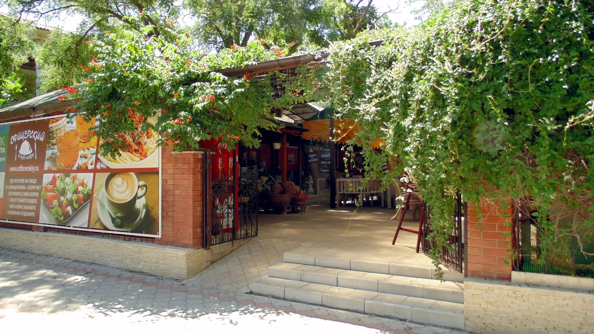 на черноморской гостиница крым. черноморская т. отель лилия в крыму. черноморская т. черноморское пансионат у алины.