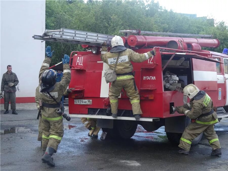 Пожарные без воды. Пожарная часть Усть Катав. 11 Пожарная часть Нижний Тагил. Усть-Катав пожарная часть 75. 11 ПЧ Нижний Тагил.