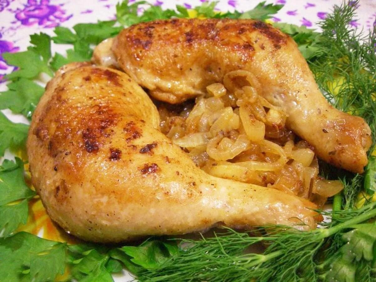 Как вкусно приготовить куриные голени на сковороде. Куриные ножки на сковороде. окорочка жареные. куриные голени на сковороде. жареные куриные ножки.