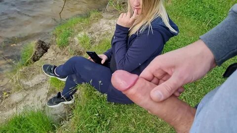 Jerk off a dick near a stranger girl in public - CHICHGAIXINH.COM.