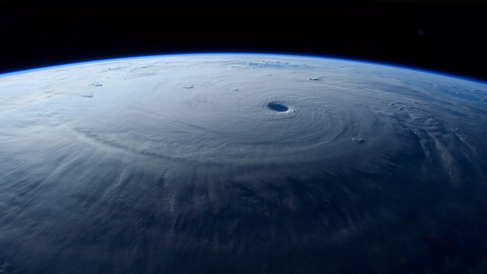Планета океан. Супертайфун Майсак. Тихий океан вид из космоса. Земля из космоса со стороны Тихого океана. Земля вид на тихий океан.