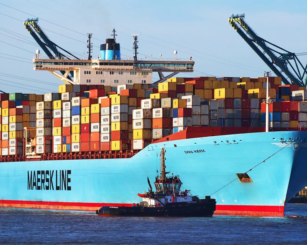 Контейнеровоз маерск. E shipping line. Танкер газовоз скф мелампус. Wilhelmshaven порт. E shipping line.