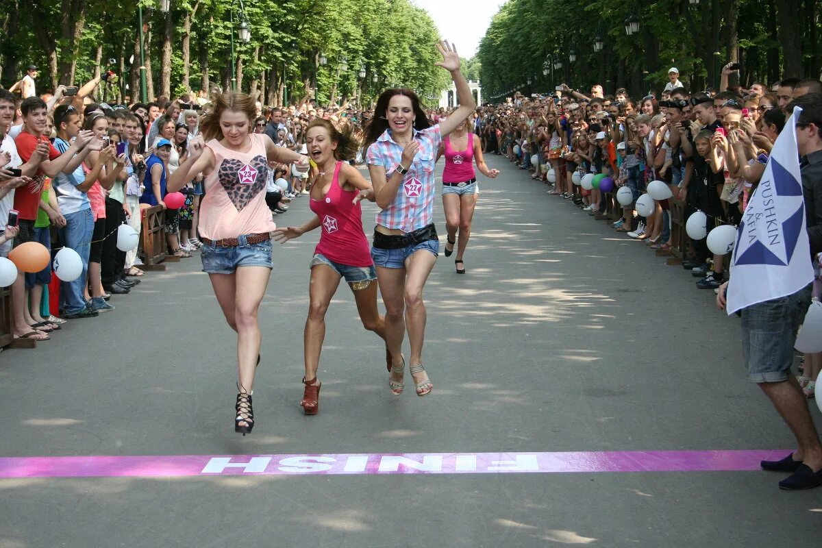 харьков 2013. велодень москва народ в костюмах. школа 140 харьков. харьков 2013 год. существует ли рабство в иваново.