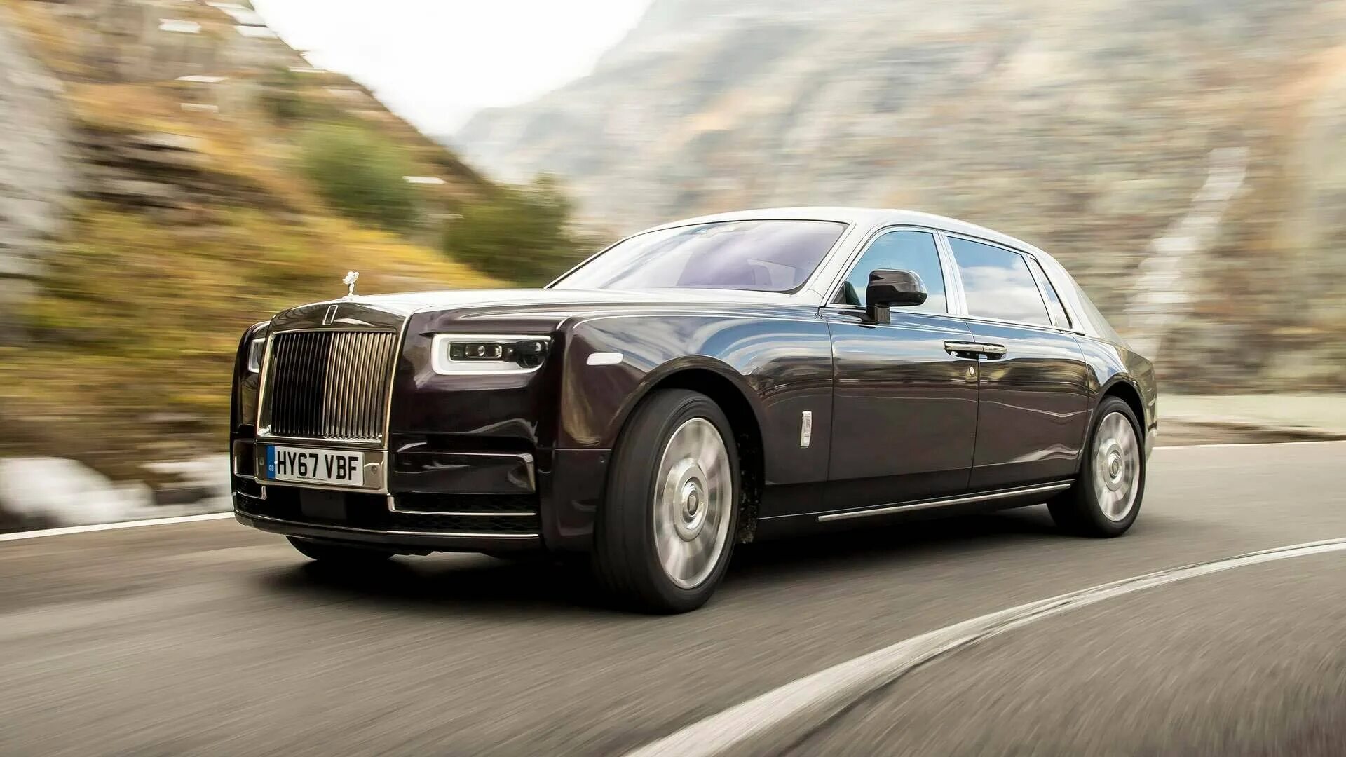 Роллс ройс страна. Rolls Royce Phantom 8 EWB. Rolls Royce Phantom 7. Золотой Роллс Ройс. Роллс Ройс Фантом новый.