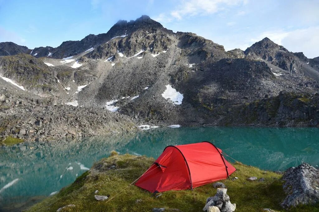 Mountains camping. Саяны палатка. Нахазо кемпинг. Домбай поход с палатками. Домбай 5 палатка.