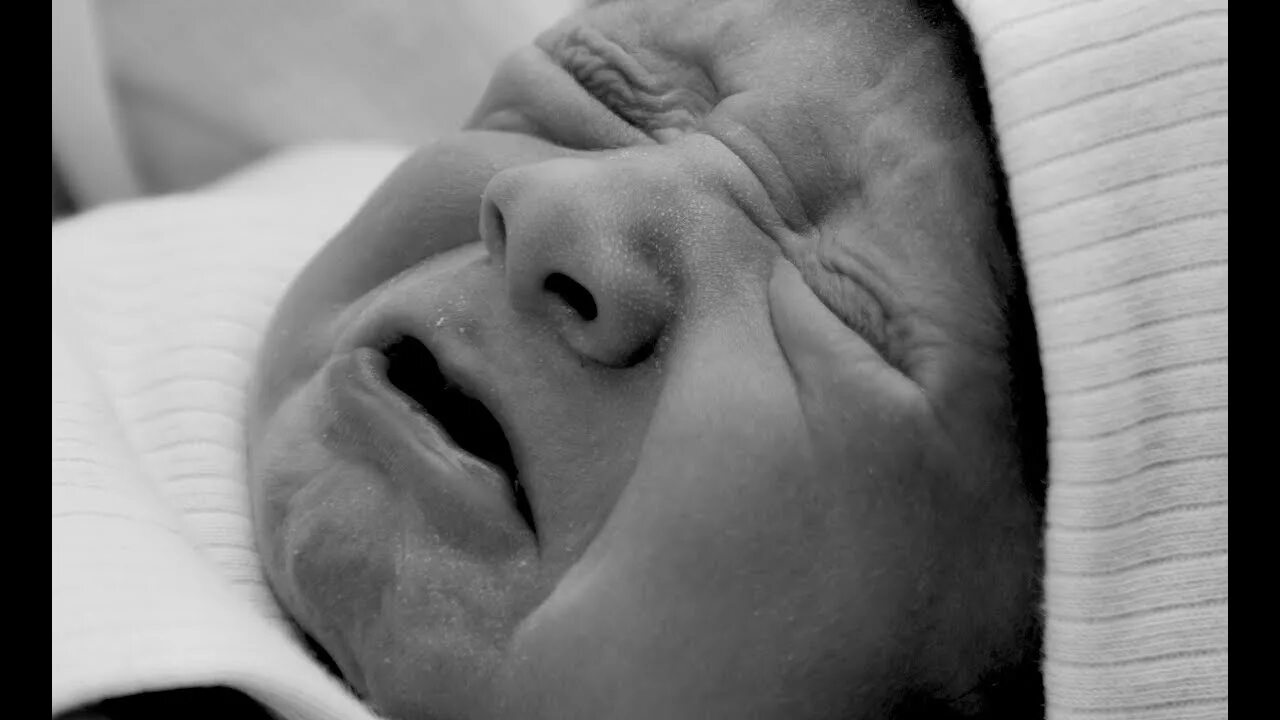 Плачу без звука. Baby crying Sound Effect. Эффект crying. Детский плач звук страшный. Покажи Cry Baby.