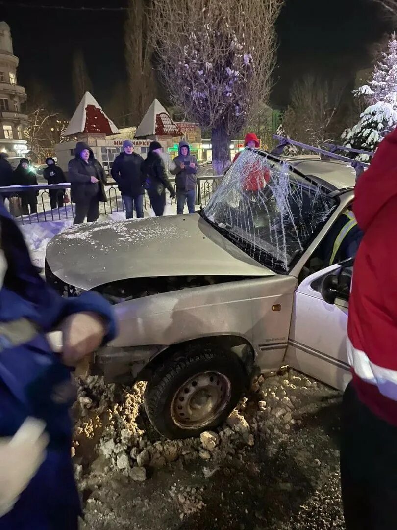 Саратов последние новости на сегодня события происшествия. ДТП Саратов вчера Ленинский район.