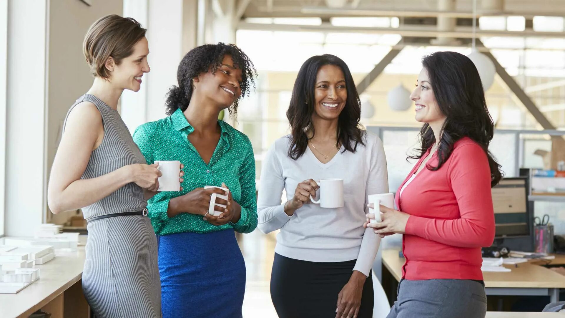 Engvid: learn english. Conversation skills. Conversations book. Conversation skills. Человек с облачком диалога.