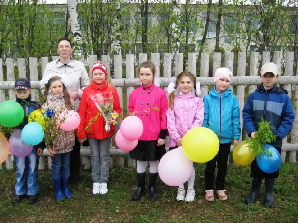 Поселок октябрьский зуевского района. Поселок Октябрьский Зуевского района Кировской области. Посёлок Октябрьский Кировская область Слободской район. Октябрьская общеобразовательная школа п.Октябрьский 2.