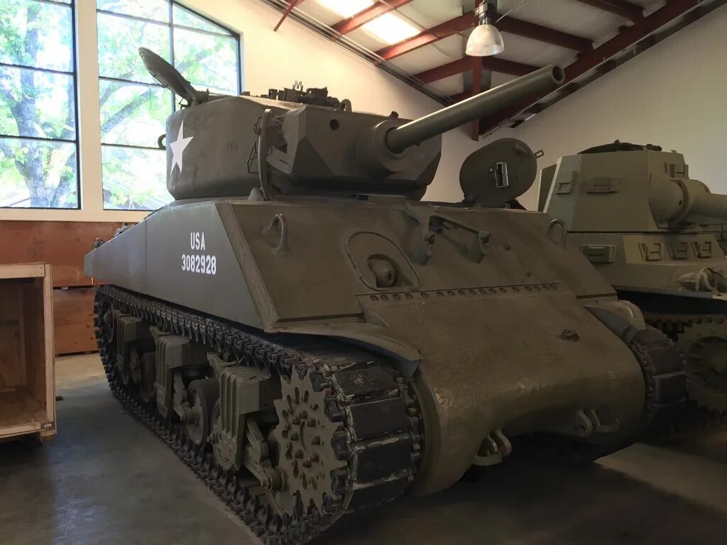 M4a3e2 jumbo 76. M4 sherman jumbo. Шерман танк м4а3е2. M4a3e2 sherman jumbo. Jumbo танк m4a3e2.