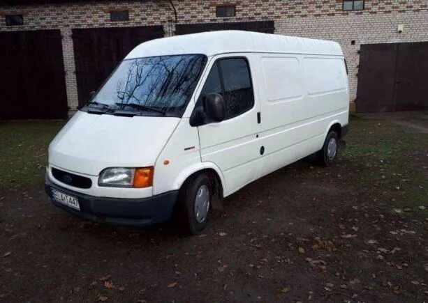 Купить запчасти на форд транзит. Разборка Форд Транзит. Ford Transit 1993 10 местный. Форд Транзит разбор до 2000г. Ford Transit разобранный.