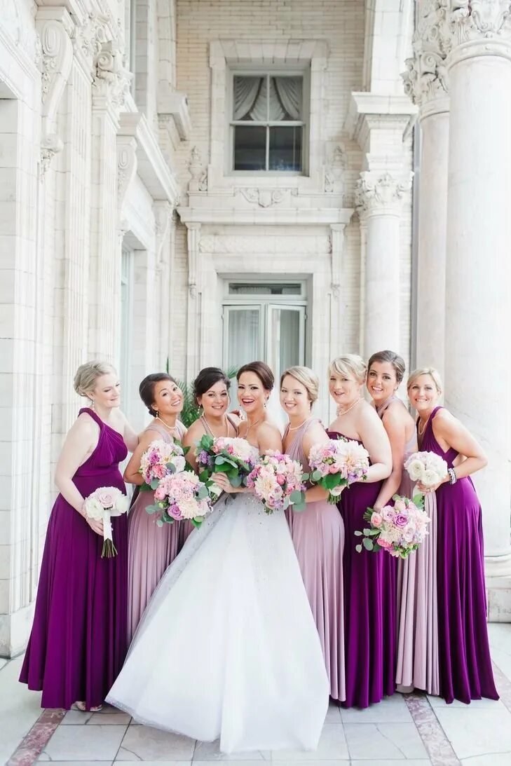 Цвет свадьбы фото. Платье подружки невесты. Платье подружки невесты фиолетового цвета. Свадебное платье лавандового цвета. Цвет свадьбы.