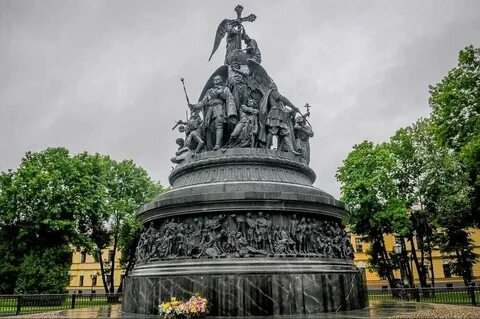 Величие памятника