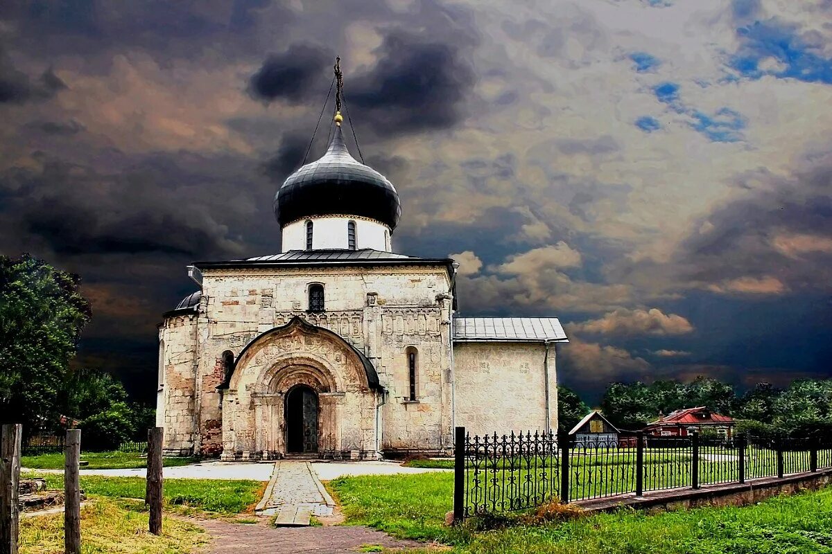 Псков церкви и храмы. Храм сохранился до наших дней. Спааски йсобор андрникова монастыря. Спасский собор андроникова монастыря (1425-1427). Спасский собор спасо-андроникова монастыря.
