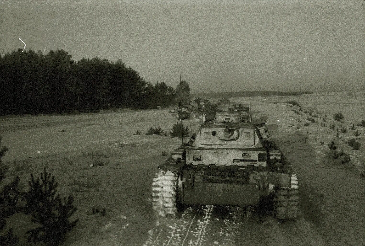 35 танковый полк вермахта. Танковая 19. Танки вов бт7. Ильинские рубежи подольские курсанты 1941. Танковая 19.