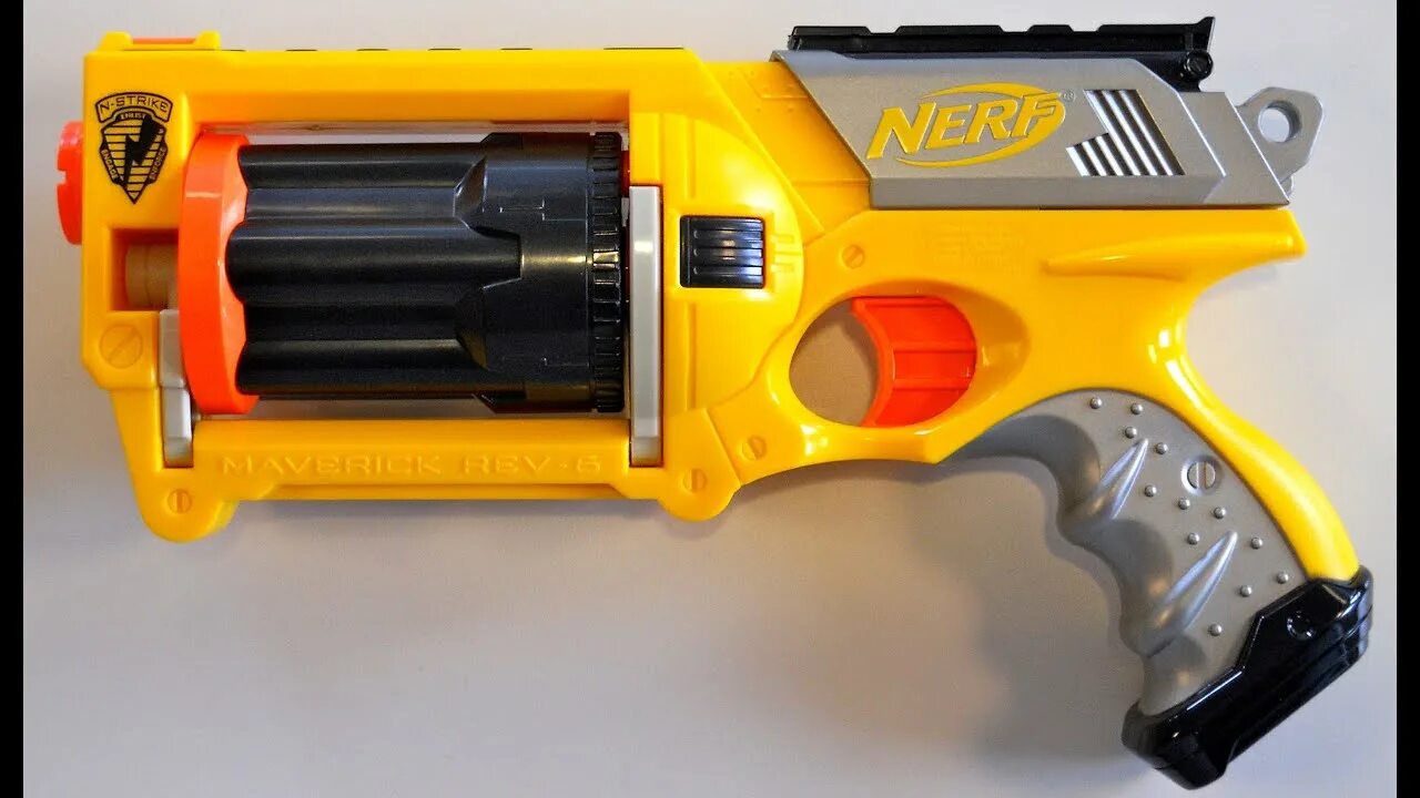 Id blaster plus. Нёрф Маверик рев 6. НЕРФ Ган. Nerf Maverick. НЕРФ желтый.