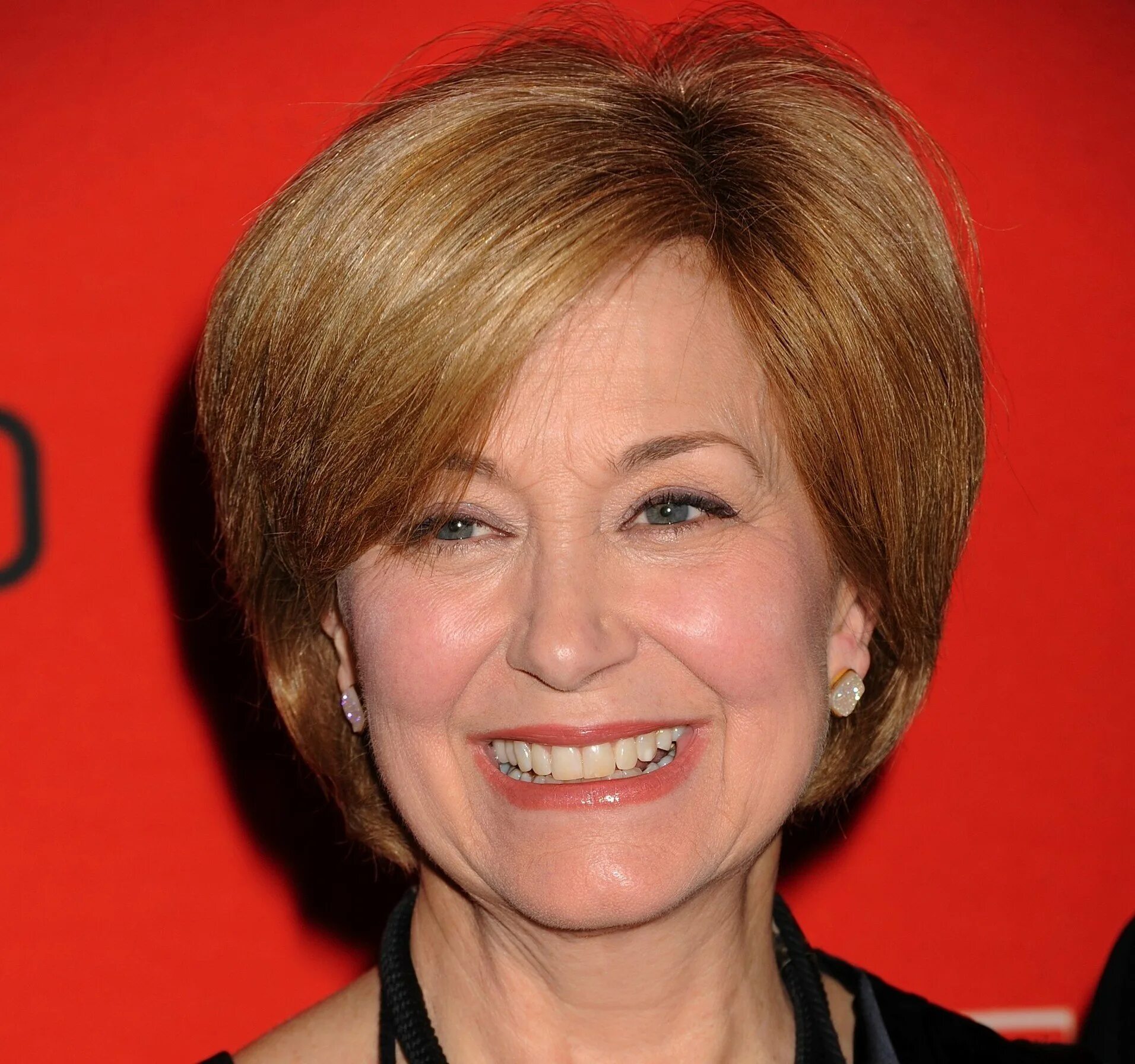 Jane Pauley. Стрижки для пожилых. Стрижки для женщин 50 лет. Женские стрижки для пожилых. Стрижки каре после 60 лет