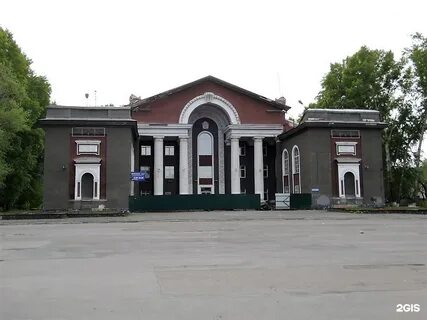 Напротив дома культуры