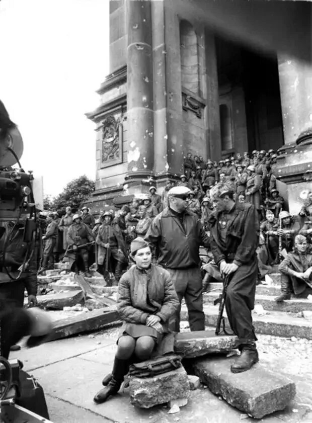 1993 век. Освобождение съемки. Трагедия века 1993. Освобождение съемки Озеров. Озеров Режиссер освобождение.