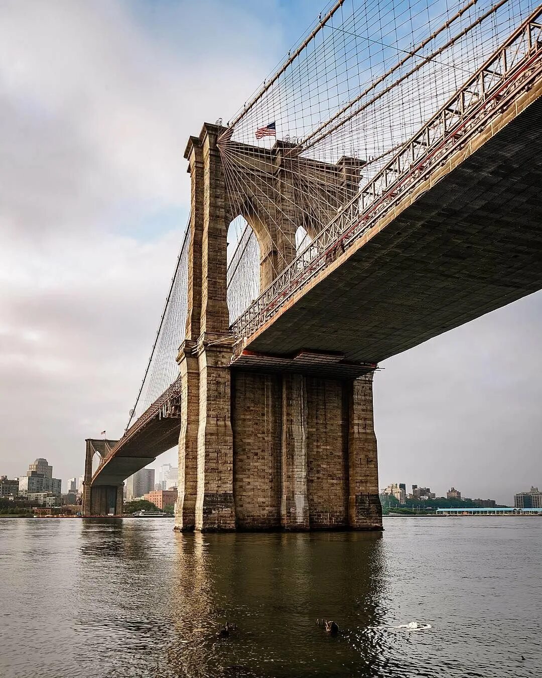 Бруклин мост. Бруклинский мост, Нью-Йорк, США. Бруклинский мост Бруклин. Мост в Америке Бруклинский. Бруклинский мост 1889.