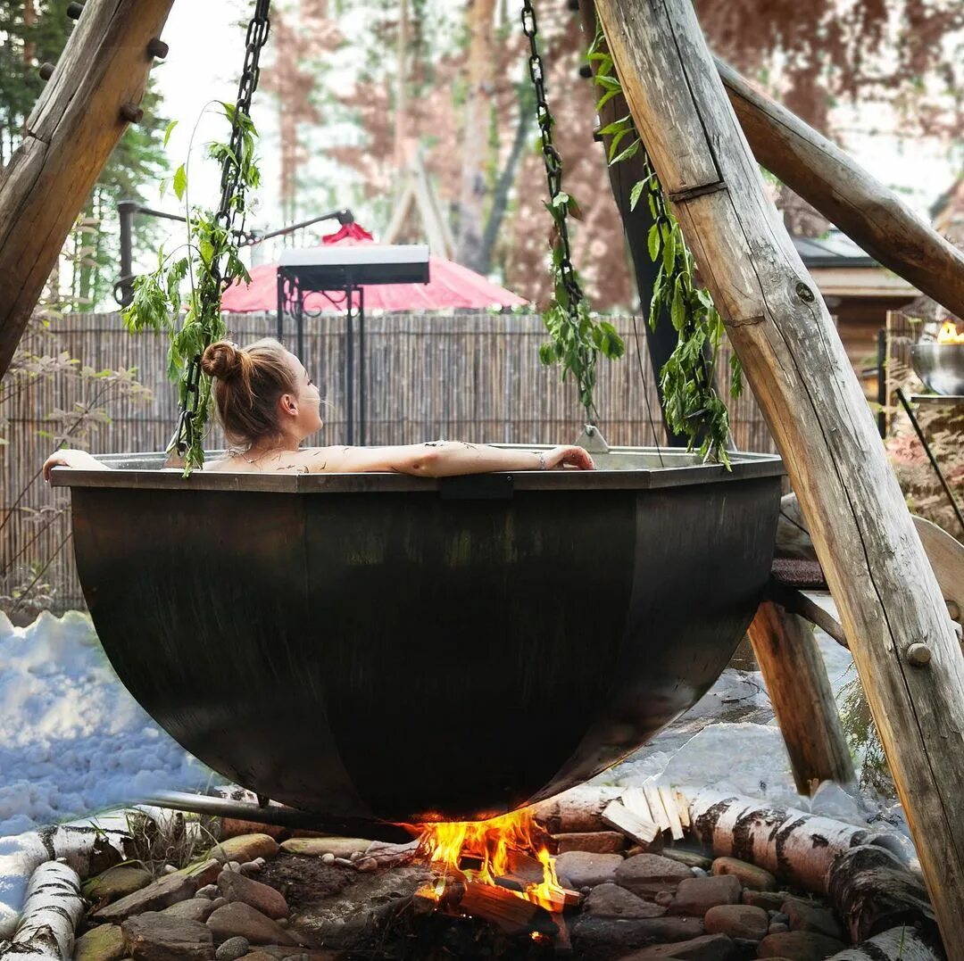 чан купель железный. баня маджи красная поляна. банный чан уфа. чан на дачу для купания. чан на огне для бани.