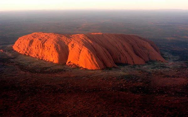 стройка монолитного дома. зеркальный столб. большой монолит. монолит-каркас многоэтажный дом. монолит бишкек.