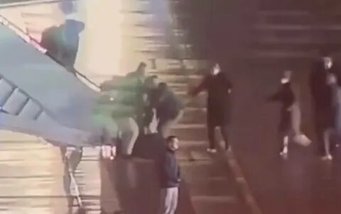 Выпал из самолета