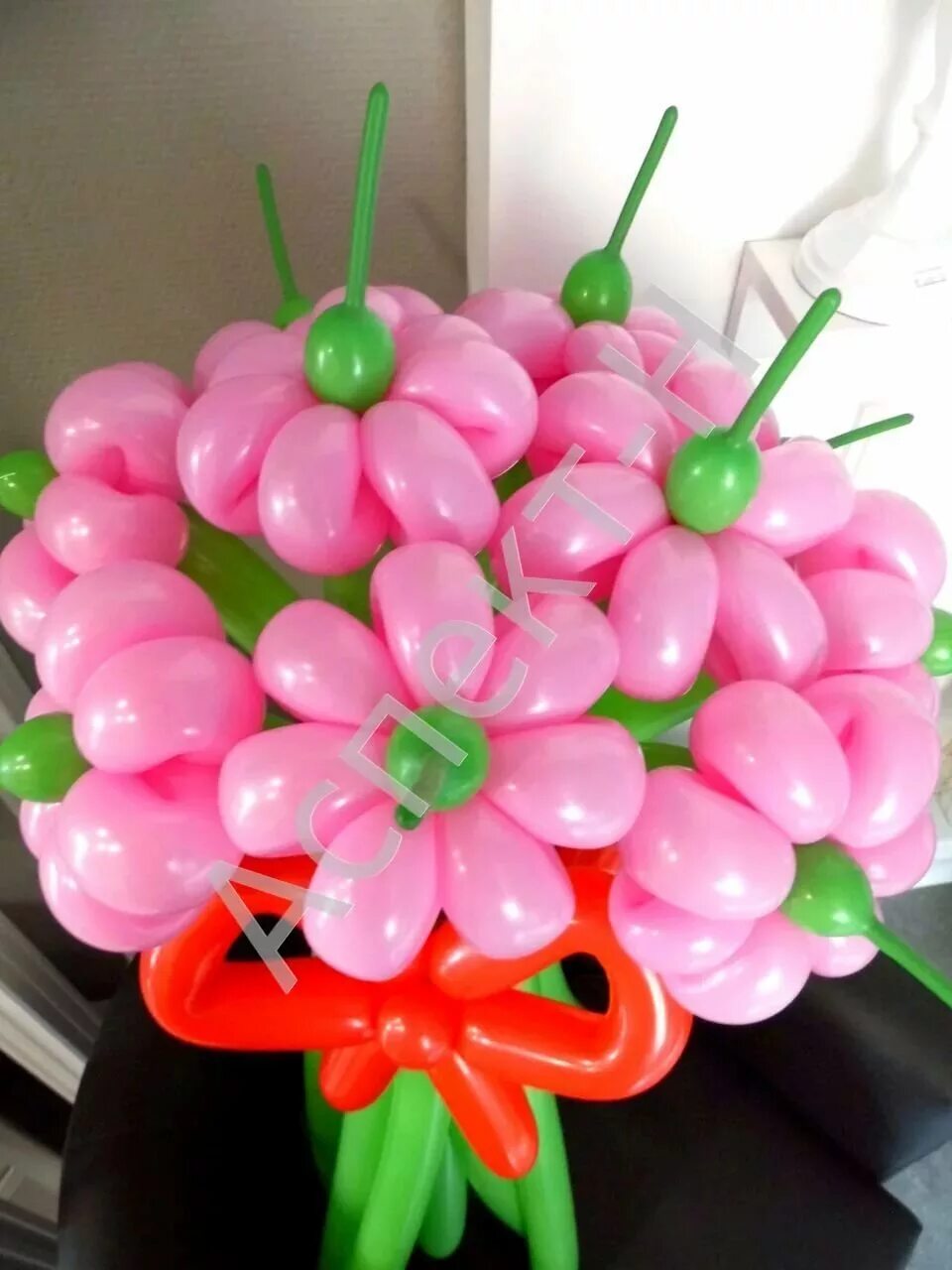 Цветы из воздушных шаров. Цветок из шарика. Цветы из шариков для моделирования. Цветы из шаров своими руками.