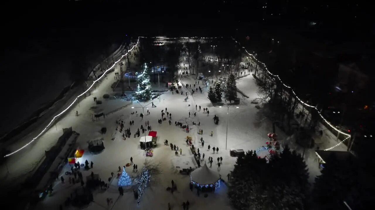 Сквер рыбинск работа. Рыбинский городской сквер. сквер рыбинск 2025. рыбинск сквер новый. сквер рыбинск зимой.