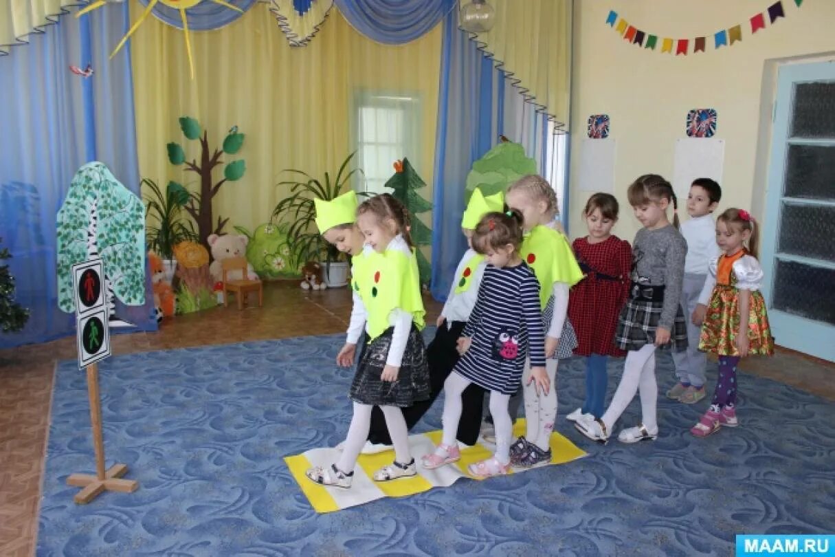 Единый день безопасности в доу. Мини сценка по пдд. Развлечение по пдд в детском саду. Команда юид. Мини сценка по пдд.