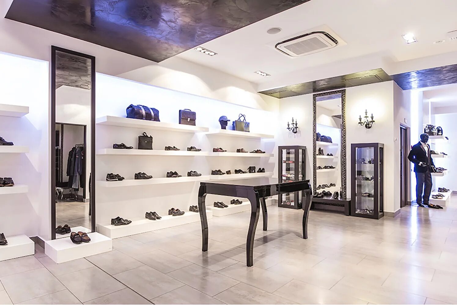 магазин одежды. фк краснодар магазин одежды. тамань улица пушкина 2а. бутики сочи. ейск.