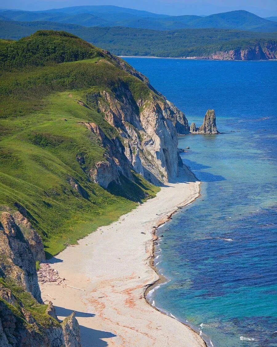 Находка японское море приморский край. Бухта триозерье находка. Находка приморский край море. Приморский край море фото. Бухты приморского края.