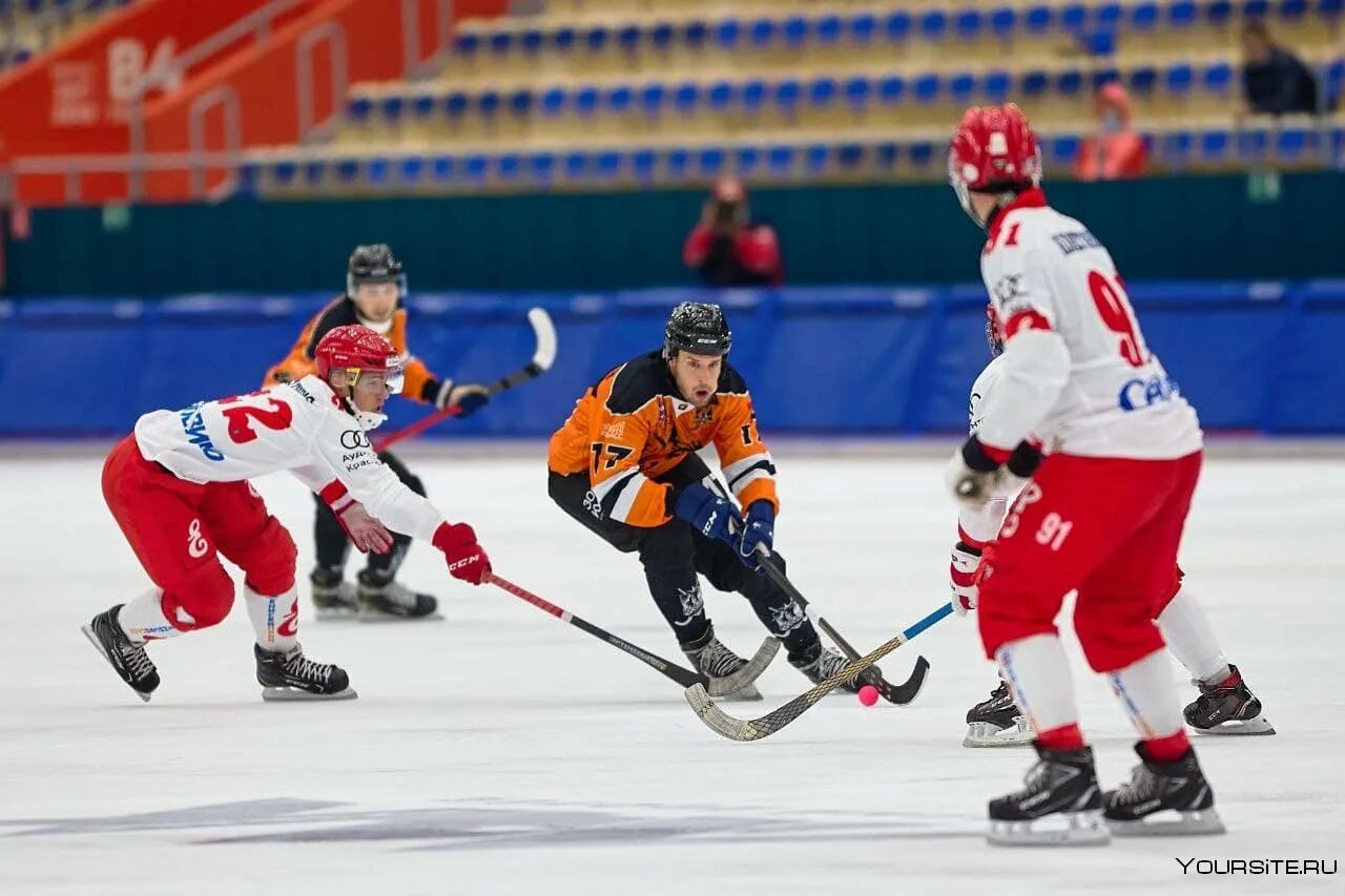 Хк кузбасс кемерово. Хк кузбасс. Команда кузбасс бенди. Хоккейный клуб кузбасс форма. Хоккей с мячом кузбасс кемерово.