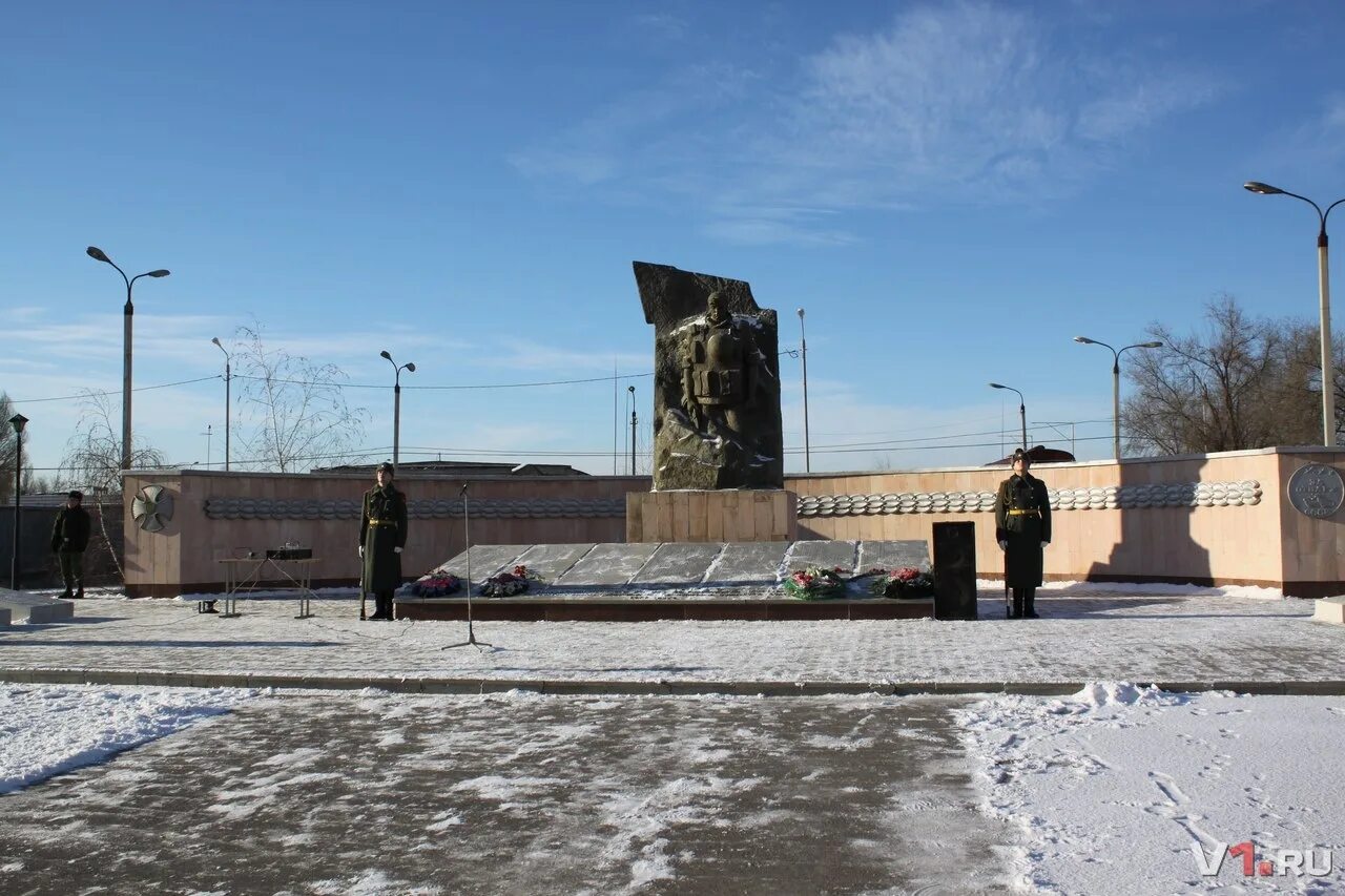 Мотострелковый полк волгоград. 255 Полк Волгоград. 255 Мотострелковый полк Волгоград. 255 Полк Волгоград памятник. Памятник героям Чеченской войны в Волгограде.