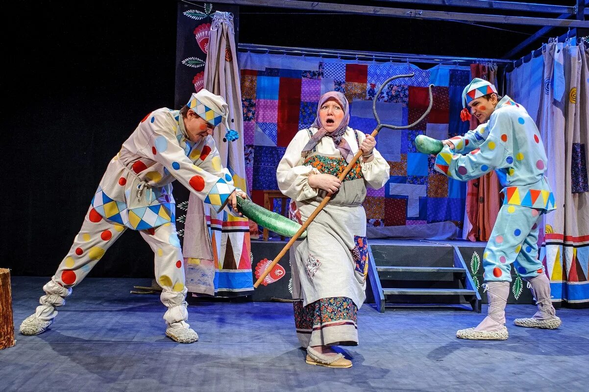 чародеи драмтеатр мурманск. чародеи драмтеатр мурманск. чародеи драмтеатр мурманск. драматический театр мурманск зал. областной драматический театр мурманск.