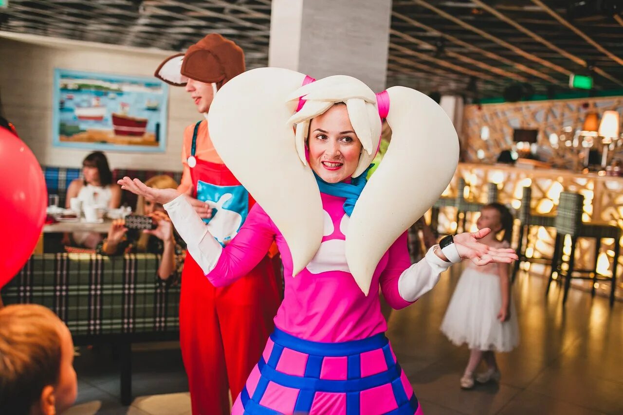 аниматоры для девочек. аниматор на детский день рождения. аниматоры аренда. аниматоры на день рождения. костюм аниматора детского праздника.