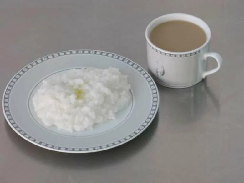 Завтрак каша и чай. Рисовая каша. Рисовая каша и чай. Завтрак каша чай. Молочная каша и чай.