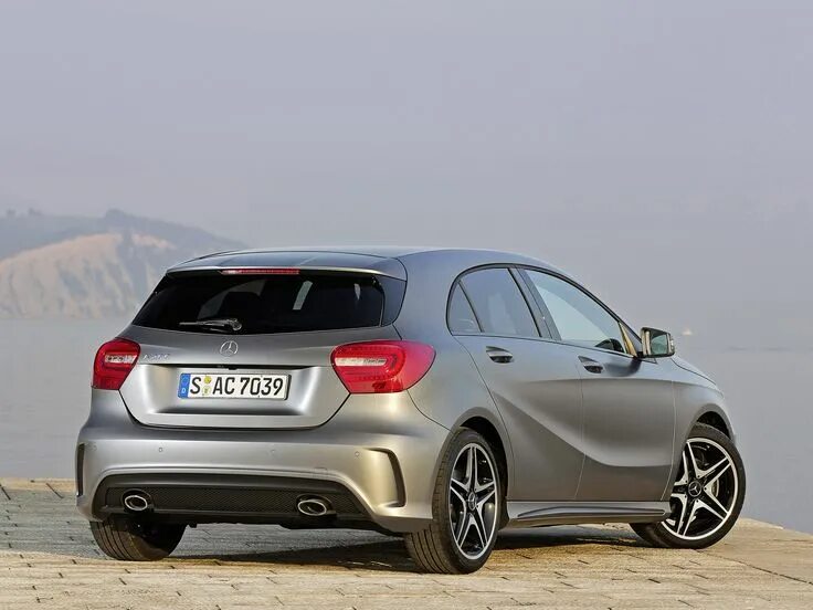 A class перевод. Мерседес-бенц а200 хэтчбек. mercedes benz 200. mercedes-benz a-class w176. mercedes benz w176.