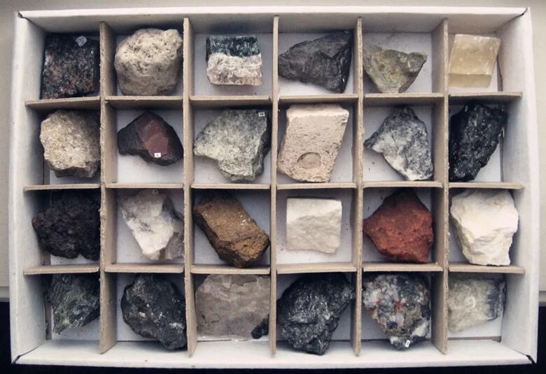 Какие ископаемые добывают в санкт петербурге. Полезные ископаемые. Полезное ископаемое. Коллекция минералов и горных пород. Коллекция минералов и горных пород полезных ископаемых.