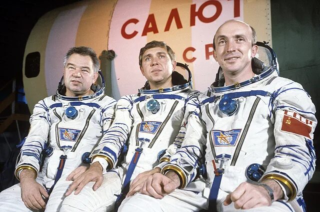 Космонавты были в полете 290 часов