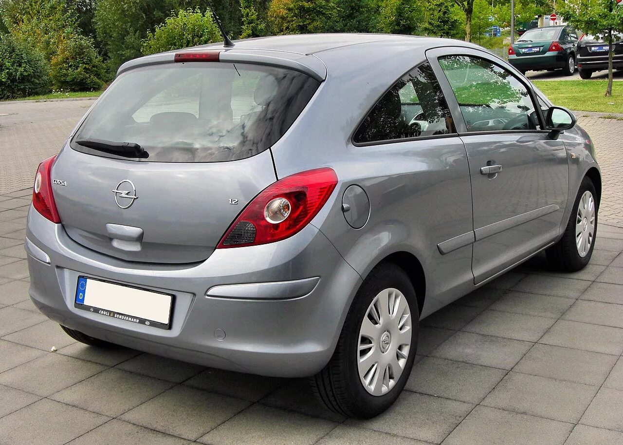 Opel corsa d ошибка. Опель Корса д 1.3. Opel Corsa d 1.2. Opel Corsa d 3 Door. Opel Corsa d 3 двери.