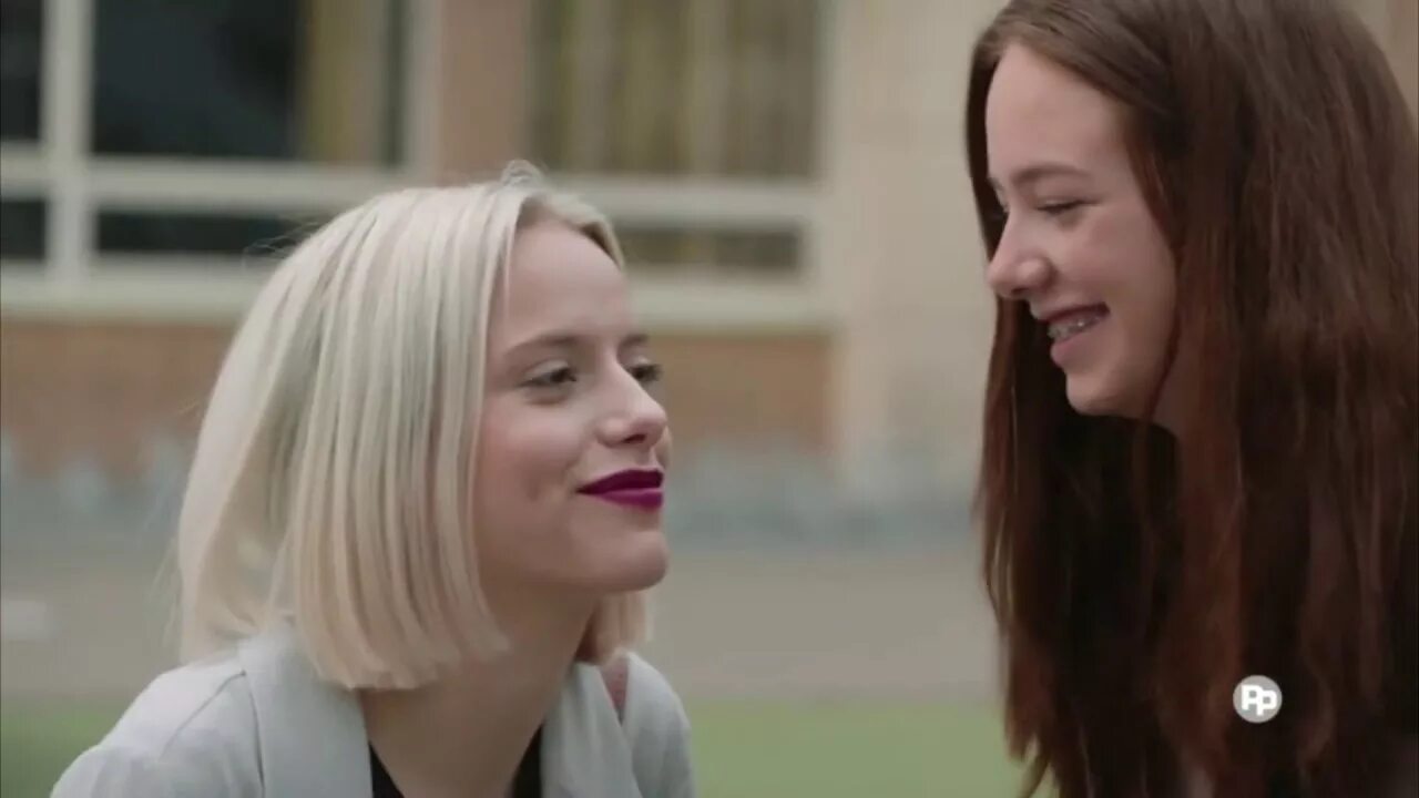 Skam 10 years later. СКАМ Бельгия Нура. Зои СКАМ Бельгия. Стыд Бельгия Зое.