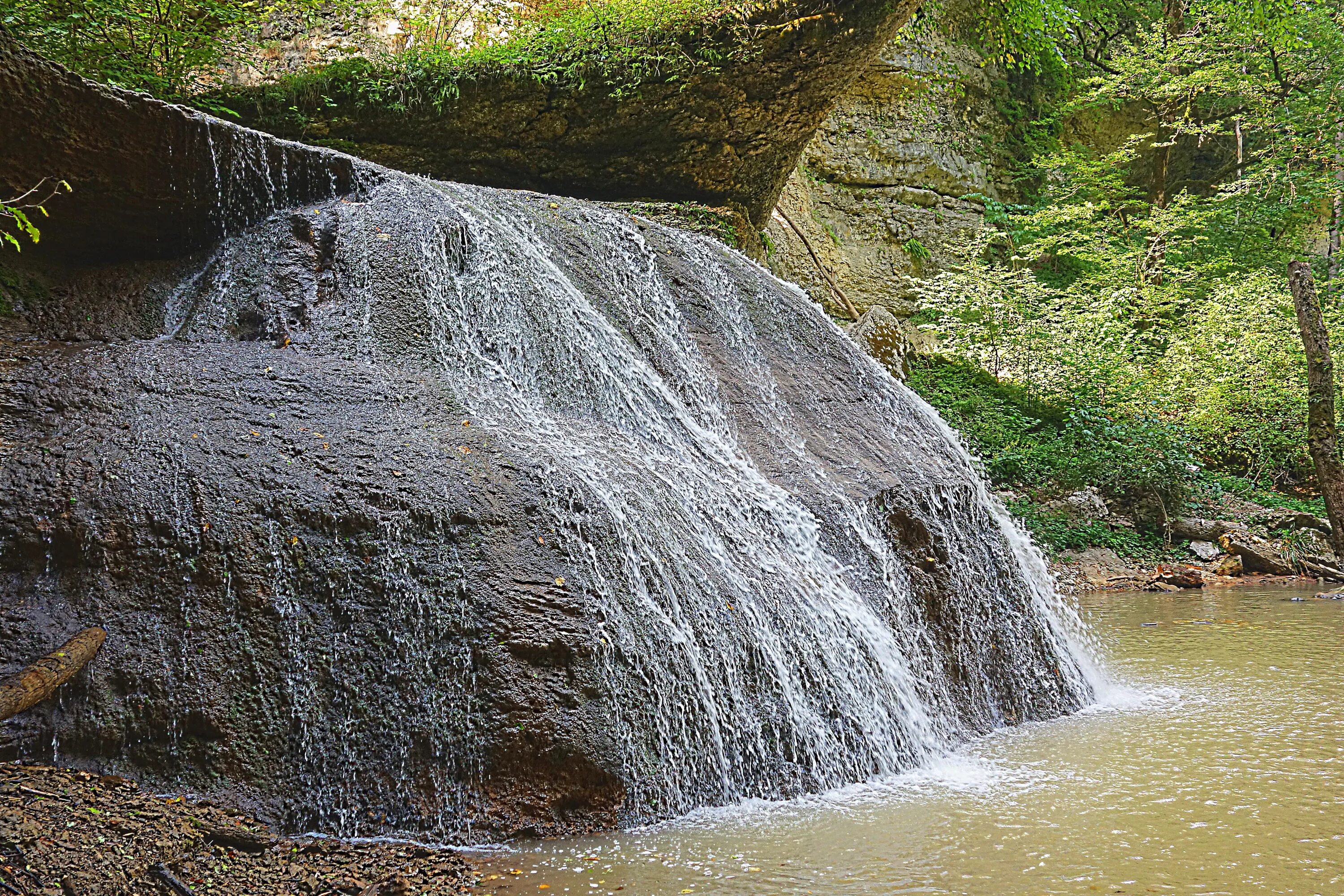 Девичьи слезы сочи. Жети огуз водопад девичьи. Водопад девичьи слезы на красной поляне. Красная поляна сочи водопад слёзы. Красная поляна сочи водопад слёзы.