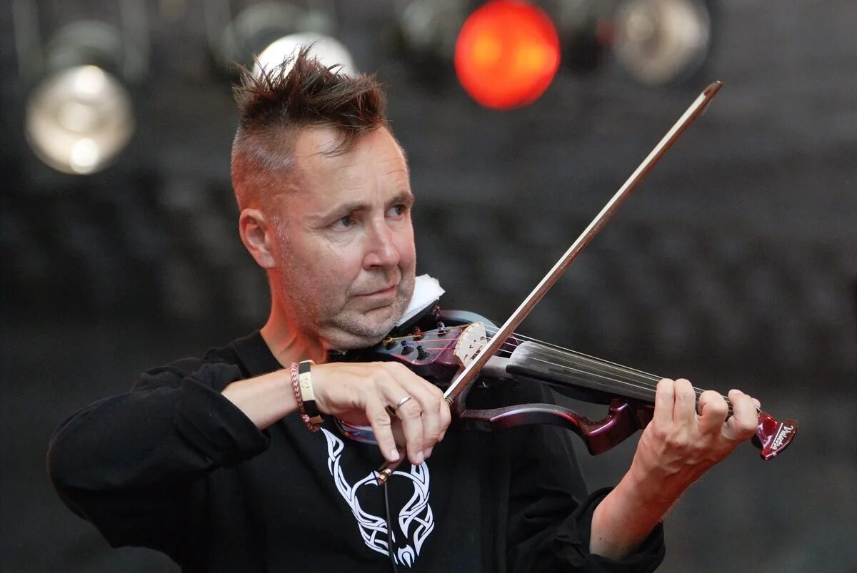 Виртуозные музыканты. Nigel Kennedy. Nigel Kennedy Violinist. Найджел Кеннеди фото. Знаменитые музыканты  4 класс.