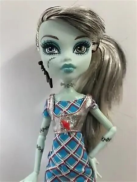 Фрэнки убийственный стиль. Монстер хай 2021 кукла фрэнки штейн. Макияж фрэнки штейн. Стиль фрэнки. Монстер хай пони.