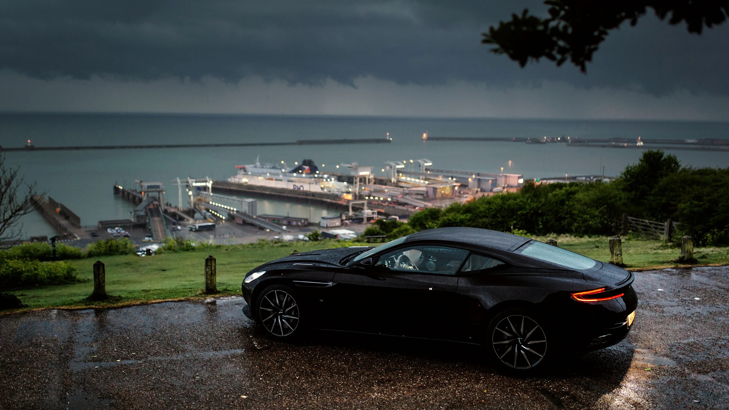 Car s outside. Aston Martin db11 4k. Астон Мартин Genesis. Aston Martin db11 Black. Aston Martin db11 обои.