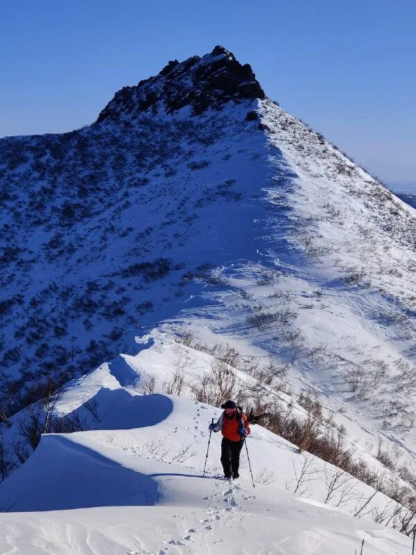 пионер гора. пионеры в горах. седло гора. гора пионеров архыз. пилообразная гора.